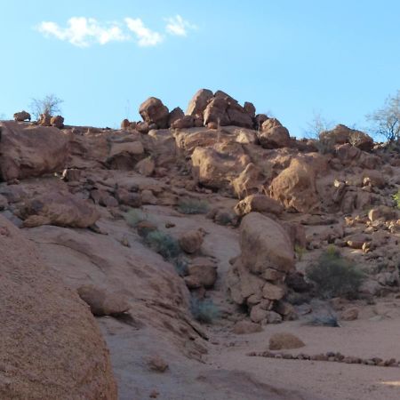 Ozohere Campsite And Himba Village Uis Kültér fotó