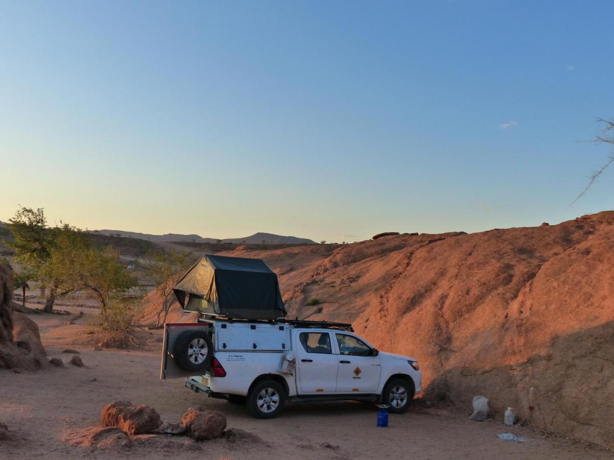 Ozohere Campsite And Himba Village Uis Kültér fotó