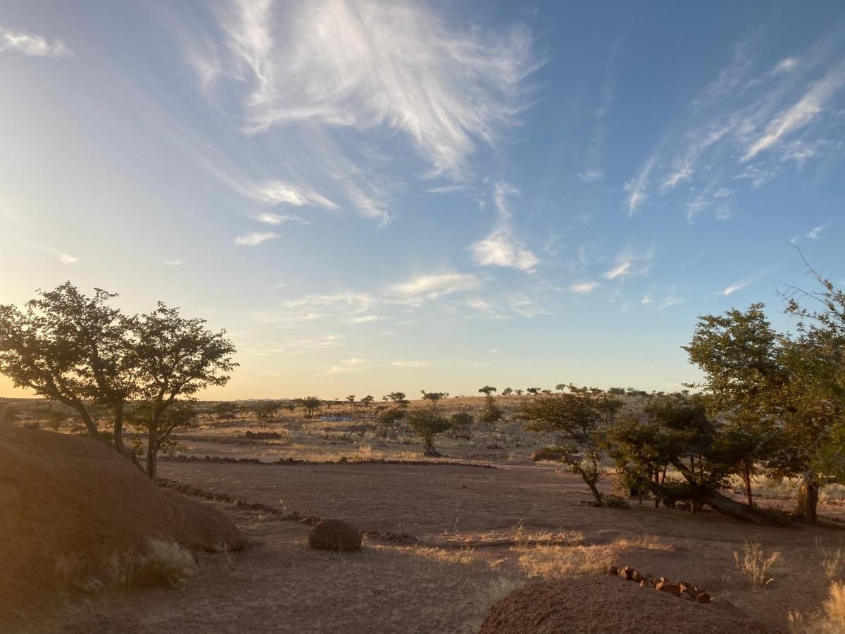 Ozohere Campsite And Himba Village Uis Kültér fotó