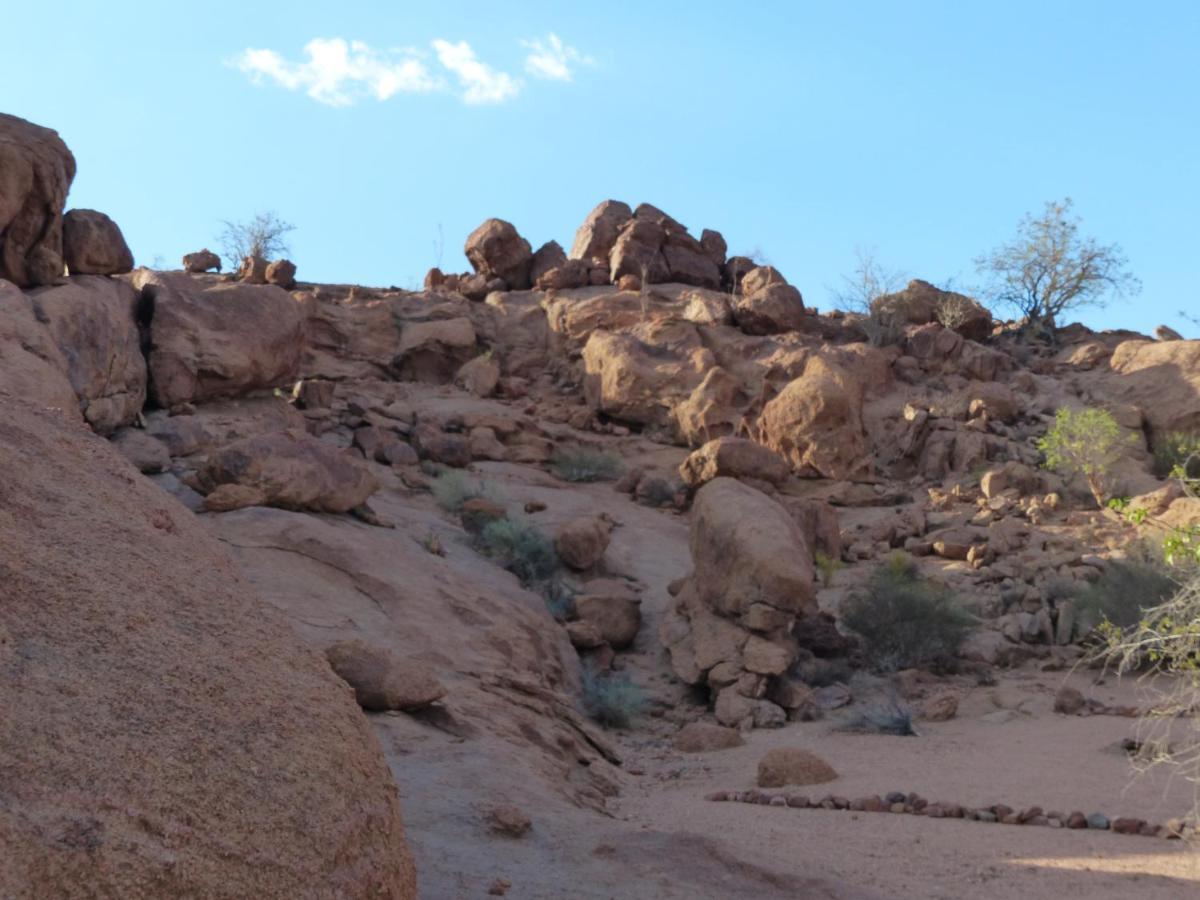 Ozohere Campsite And Himba Village Uis Kültér fotó