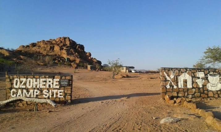 Ozohere Campsite And Himba Village Uis Kültér fotó