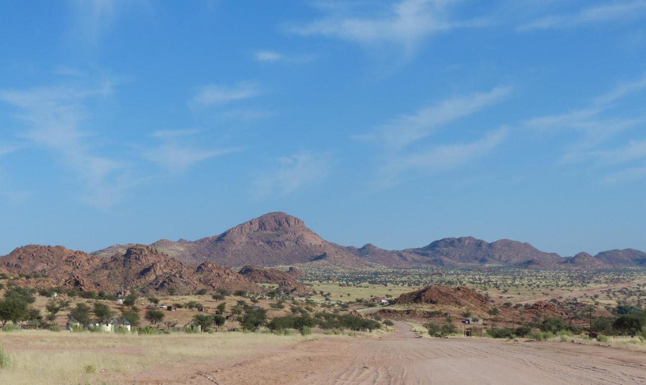 Ozohere Campsite And Himba Village Uis Kültér fotó