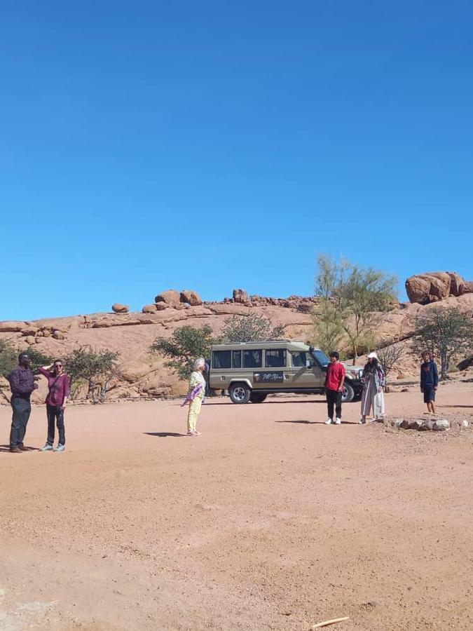 Ozohere Campsite And Himba Village Uis Kültér fotó