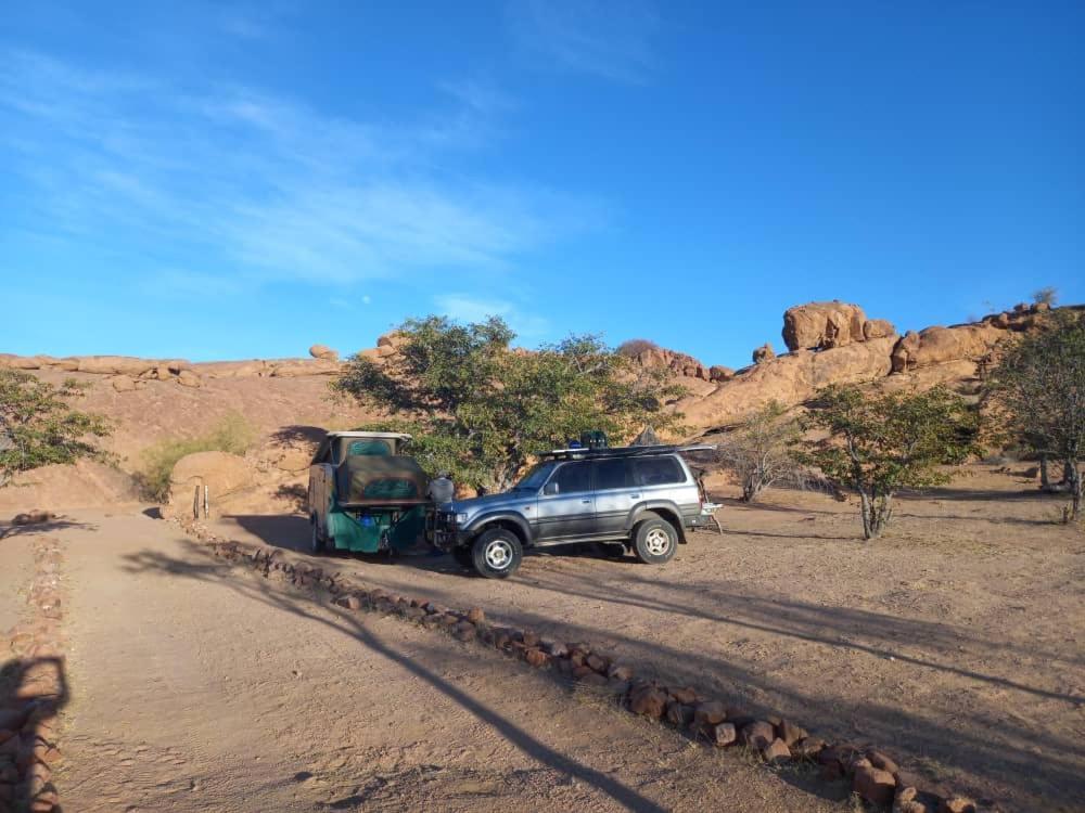Ozohere Campsite And Himba Village Uis Kültér fotó
